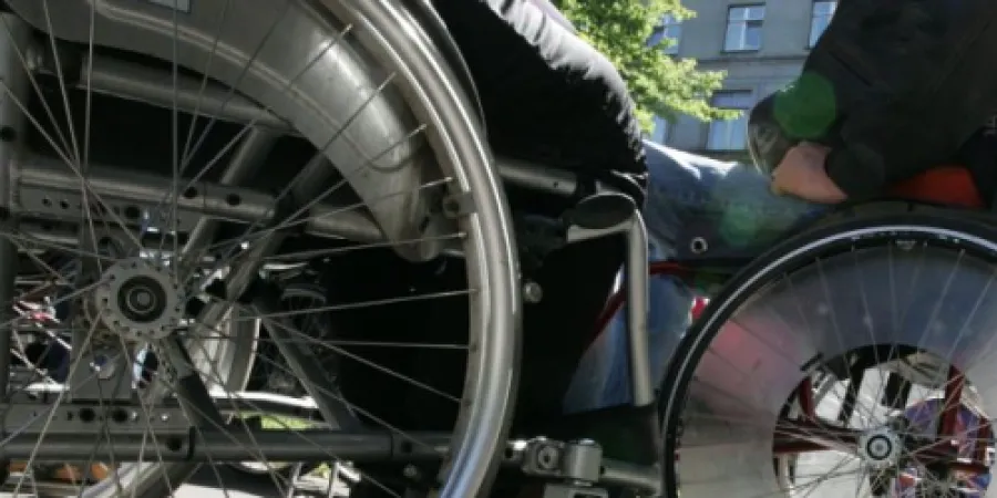 Krīzes situācijās ir jānodrošina pilnvērtīga aizsardzība un drošība cilvēkiem ar invaliditāti