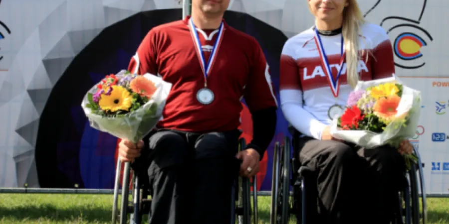 Loka šāvēji Melle un Jonasts Nīderlandē izcīna godalgotas vietas.