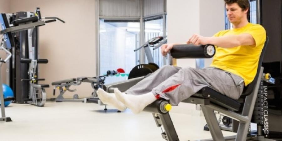 Adaptīvās peldēšanas apmācību un pielāgotās trenažieru zāles nodarbības Jūrmalā