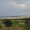 Smilšu kāpas jūras piekrastē